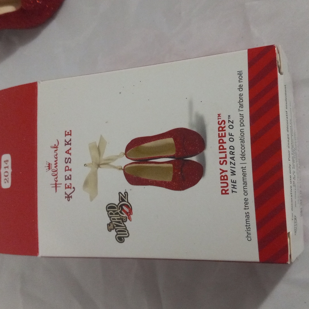 Hallmark Ornament Ruby slippers, porcelain